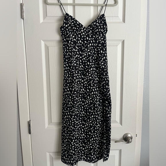 Own The Occasion Midi Dress Black Size 4 from Hello Molly Great Condition - Picture 3 of 7